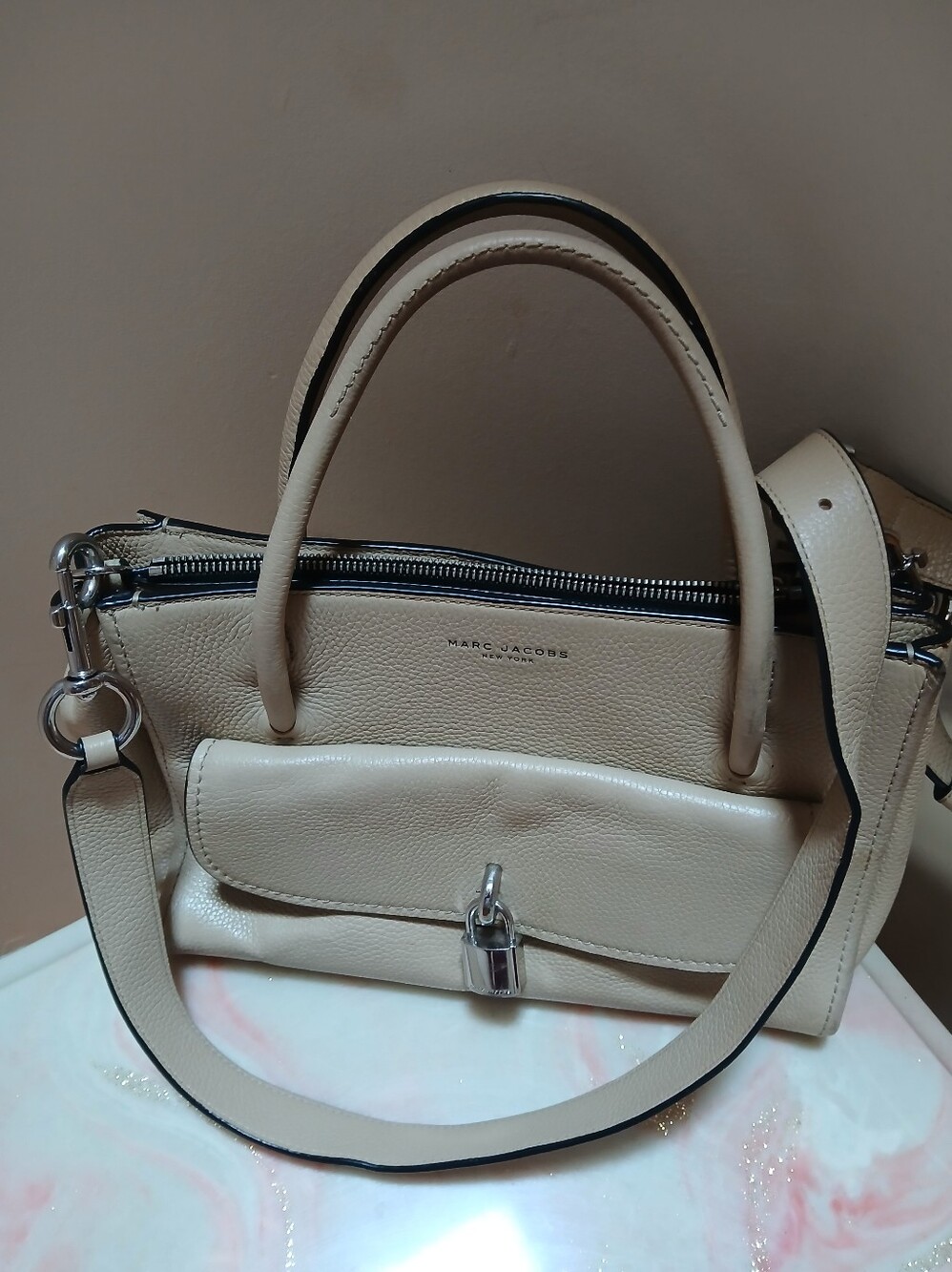 Marc Jacobs Lock That Leather Tote Bag